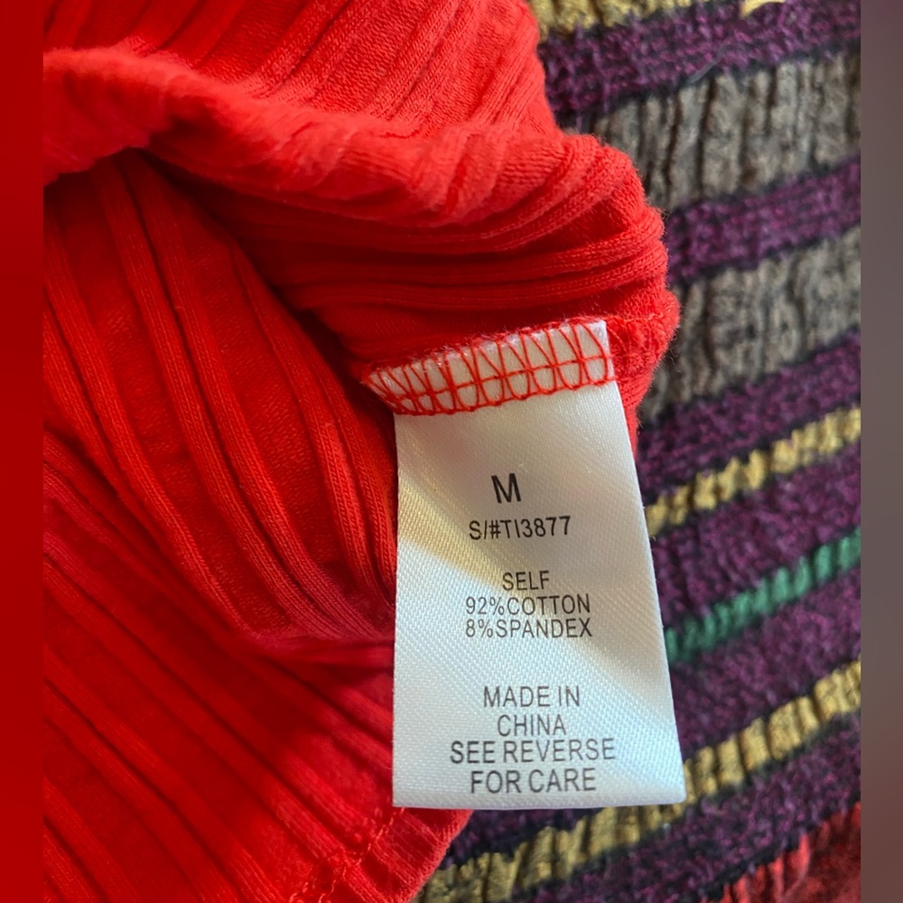 Red Ribbed Crop Top - Picture 2 of 2